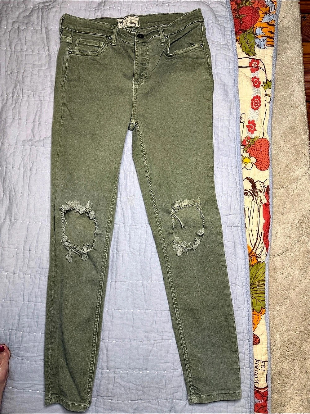 Free People Distressed Skinny ankle Jeans Green Waist 29